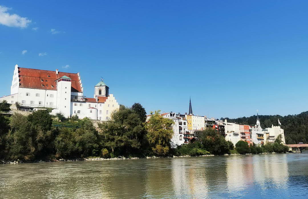 Burg Wasserburg vom Südufer